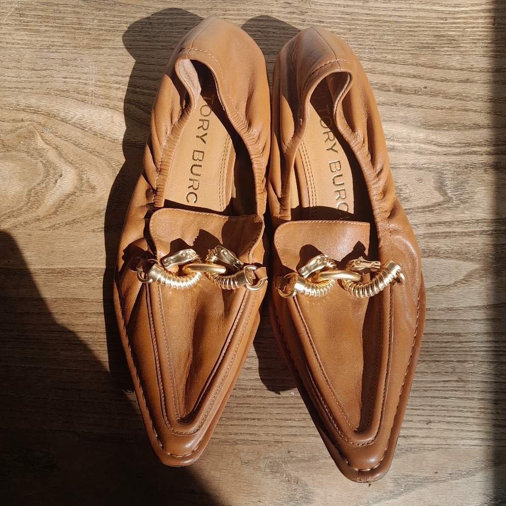 Tory Burch Brown Leather Loafers with Gold Chain - Picture 6 of 8